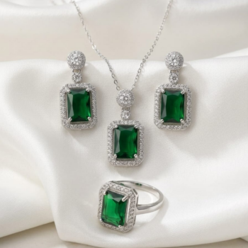 Elegant Green Zircona Emeralds Ring, Earriings and Necklace Set for Women.